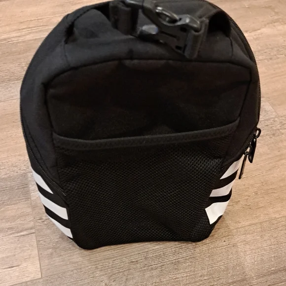 Adidas Black and White Insulated Lunch Bag. NWOT - Picture 3 of 6